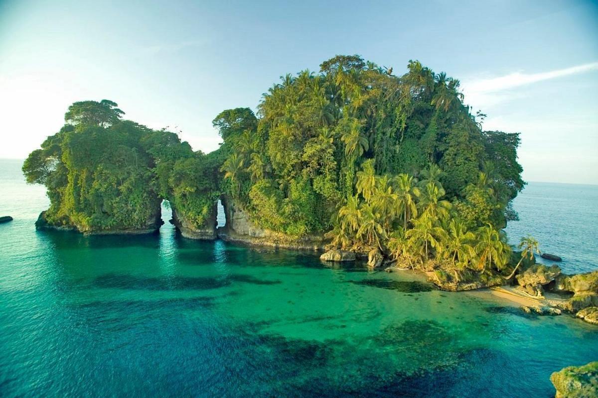 Villa Casa Elba Sobre El Mar Bocas del Toro Esterno foto