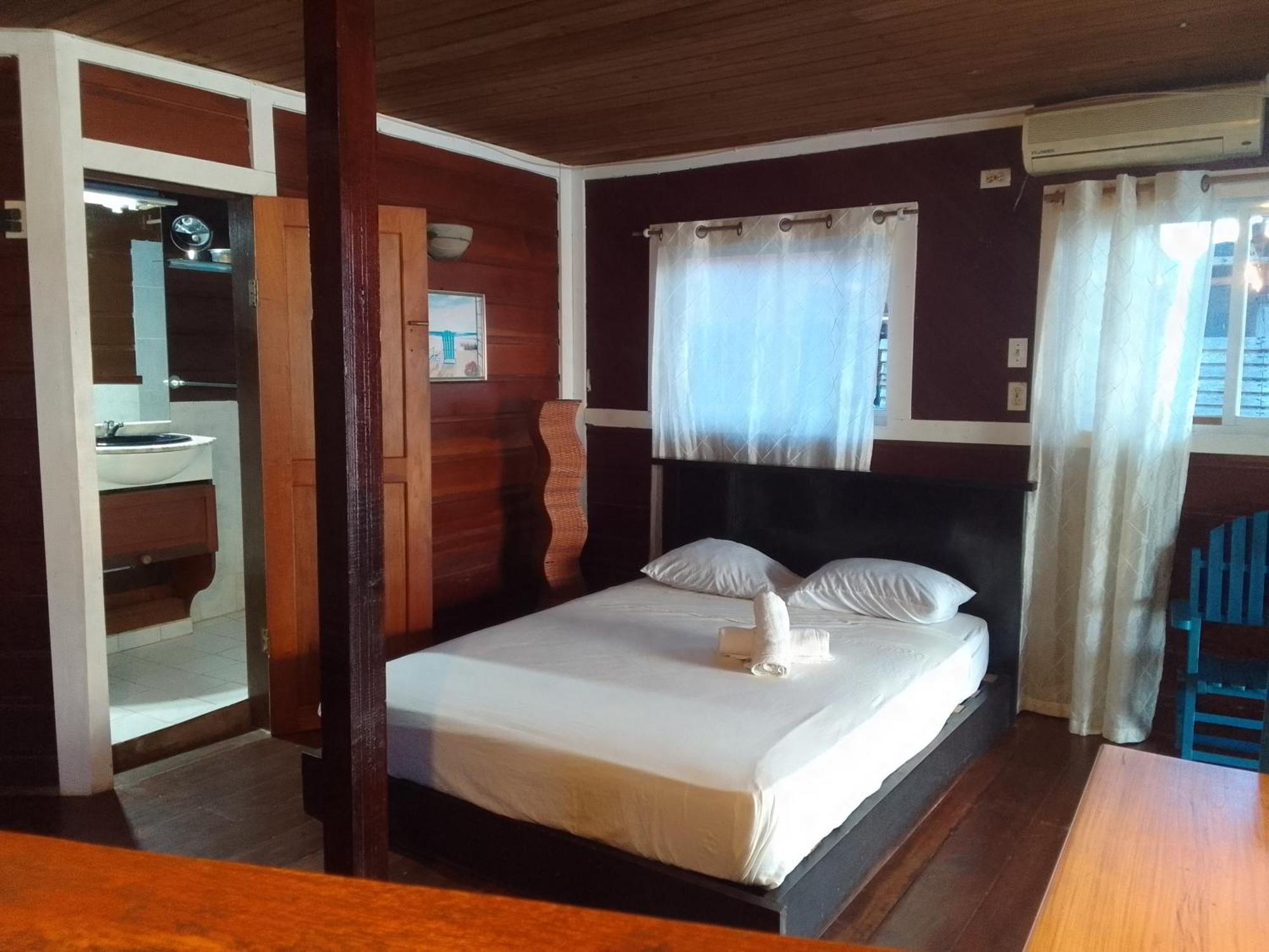 Villa Casa Elba Sobre El Mar Bocas del Toro Esterno foto