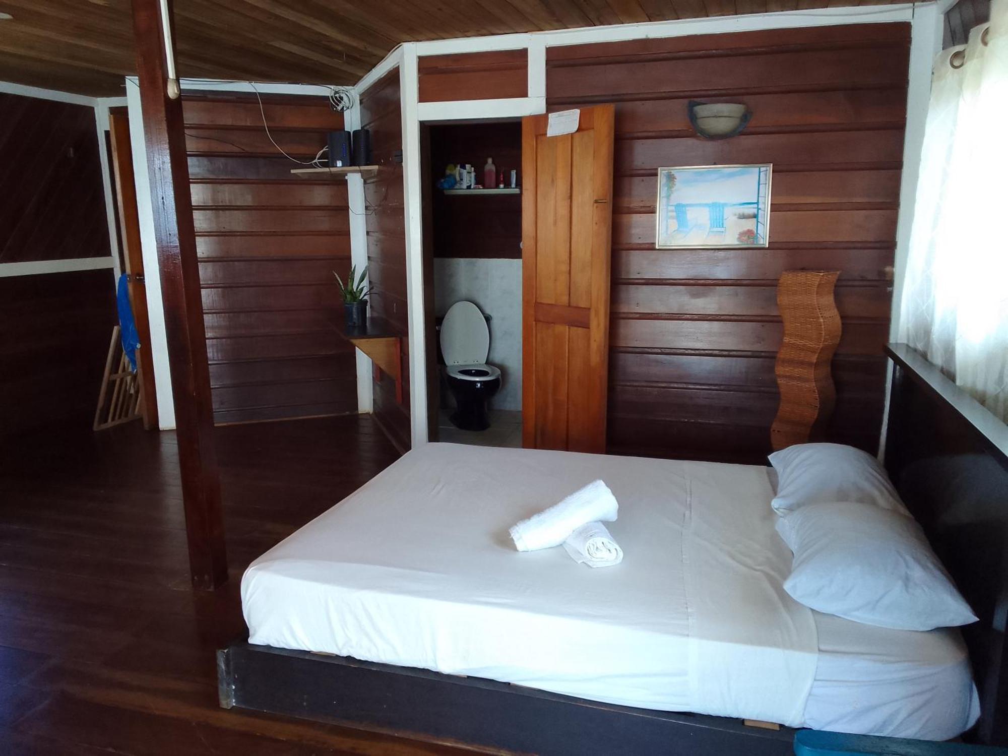 Villa Casa Elba Sobre El Mar Bocas del Toro Esterno foto